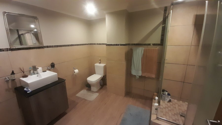 6 Bedroom Property for Sale in Birdwood Estate North West
